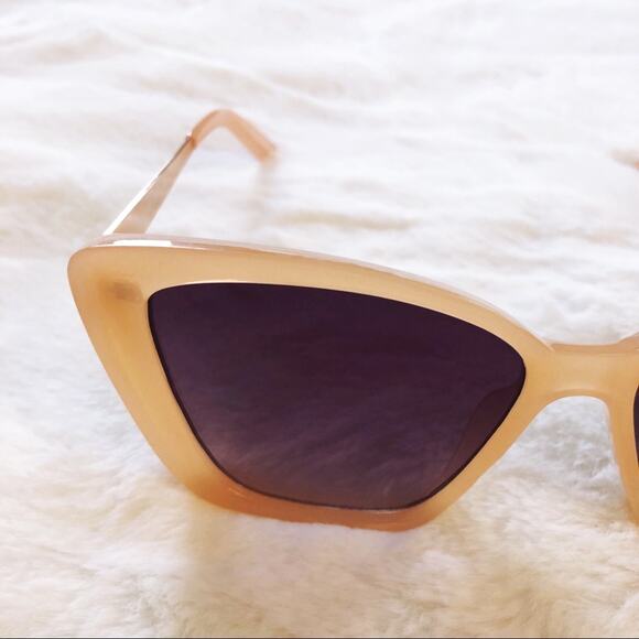 Hannah Clear Pink Oversized Cat Eye Sunglasses - Picture 8 of 10